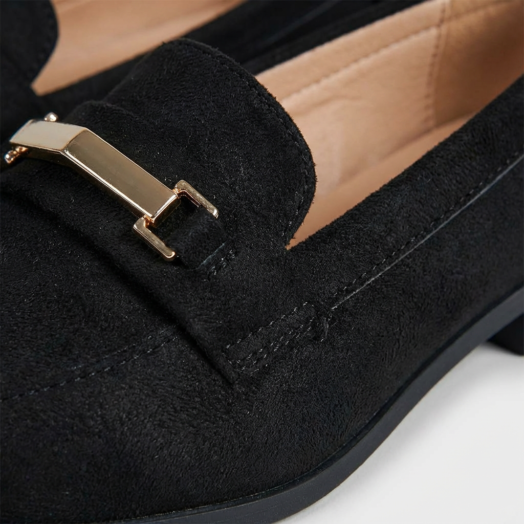 Blanca | Mocasines con Hebilla Dorada Clásicos Mujer