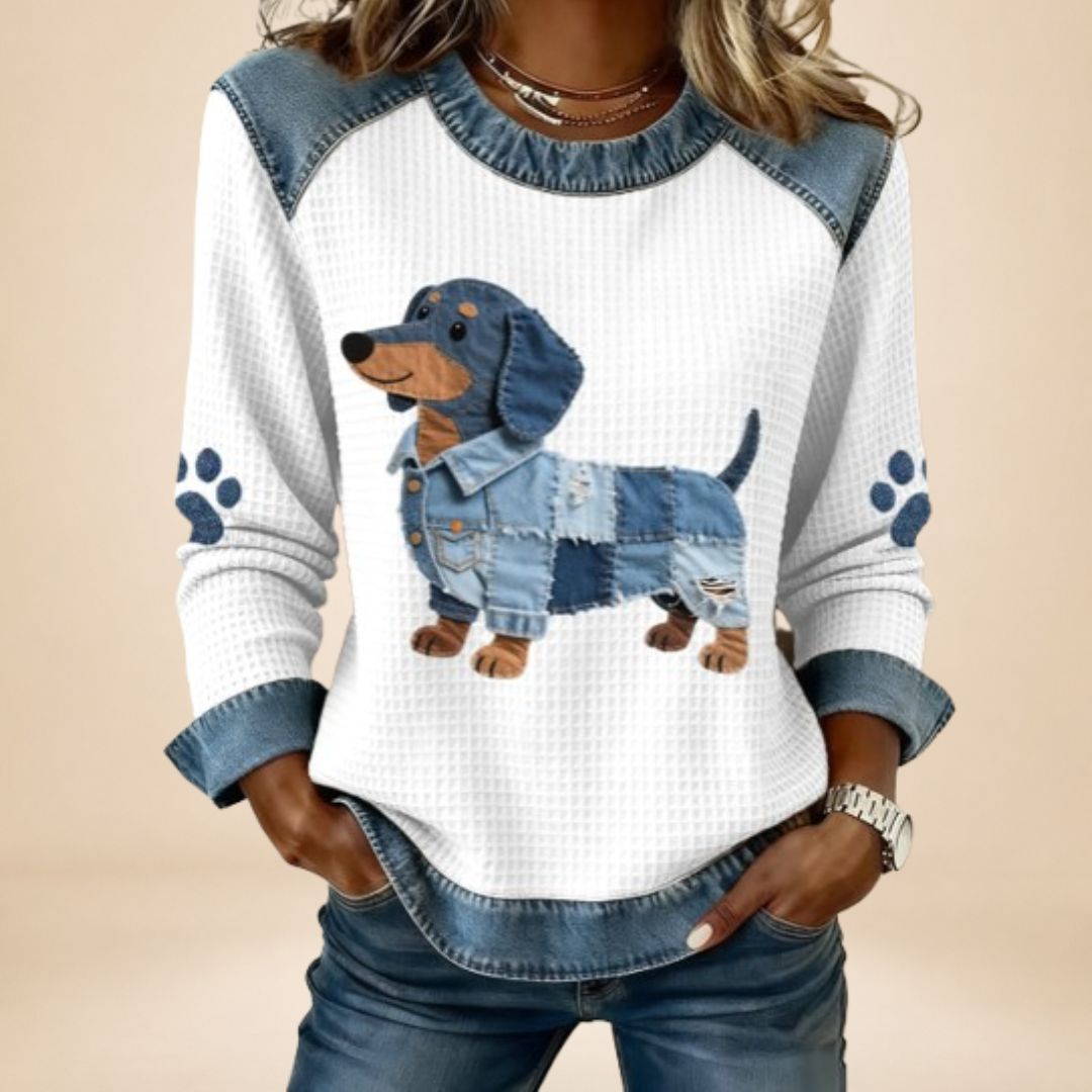 Nuria - Perro salchicha encantador con patchwork denim